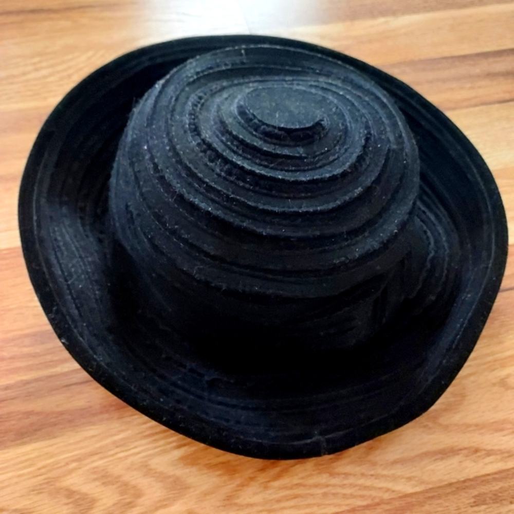 100% wool hat from Accessorize, one size, black, dry clean only.